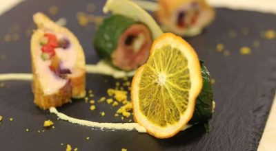 Composta di faraona in crosta al formaggio e alle erbe